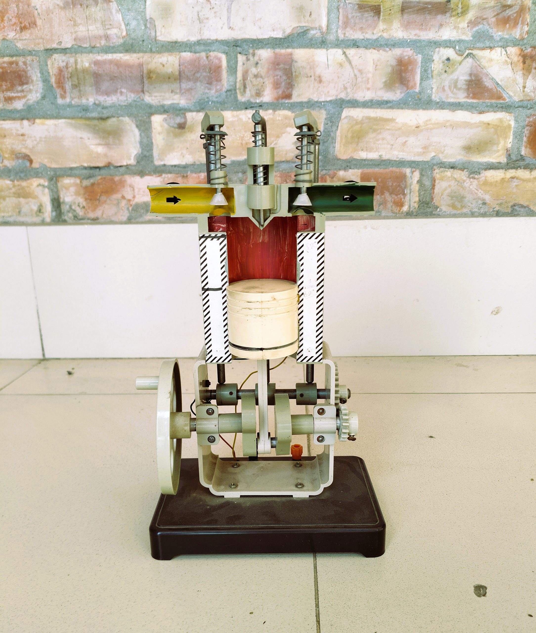 IC Engine Cut view Model