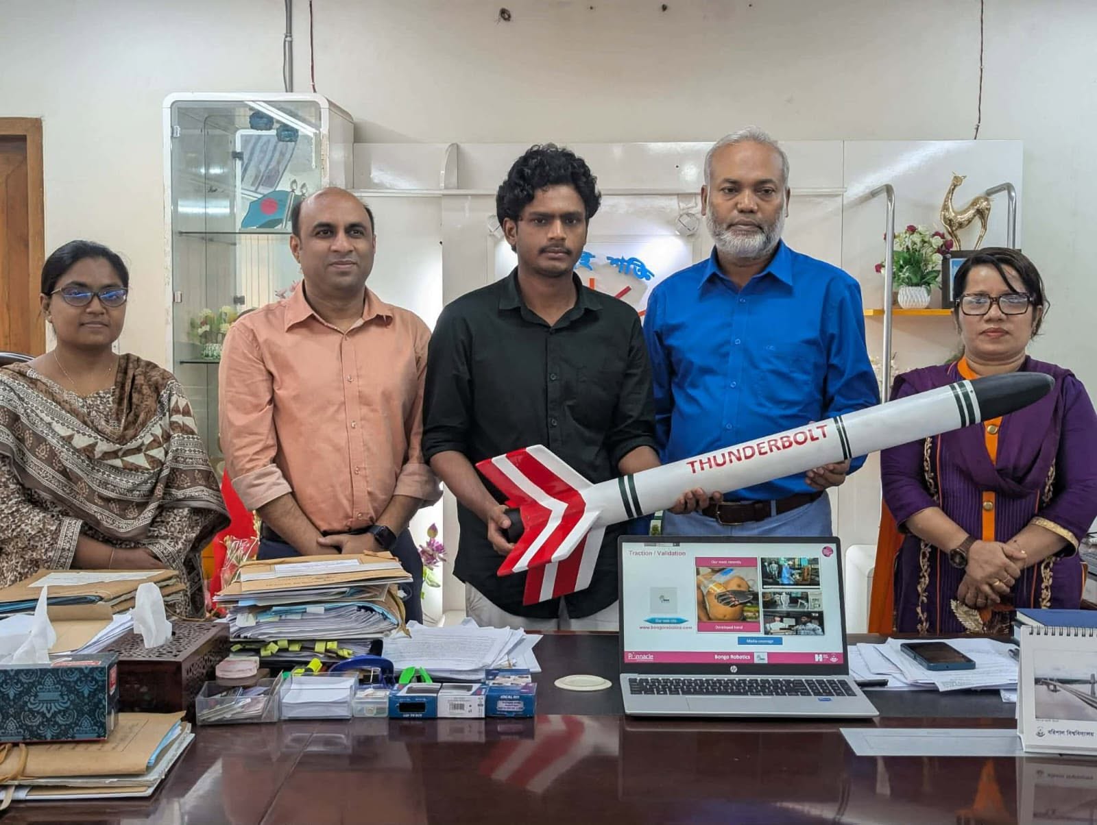 বরিশাল বিশ্ববিদ্যালয়ের Deltin 7 অনলাইন স্লটর্থী সুজন চন্দ্র পালের ‘থান্ডারবোল্ট’ মিসাইল প্রকল্প নিয়ে মাননীয় উপাচার্যের সঙ্গে সৌজন্য সাক্ষাৎ